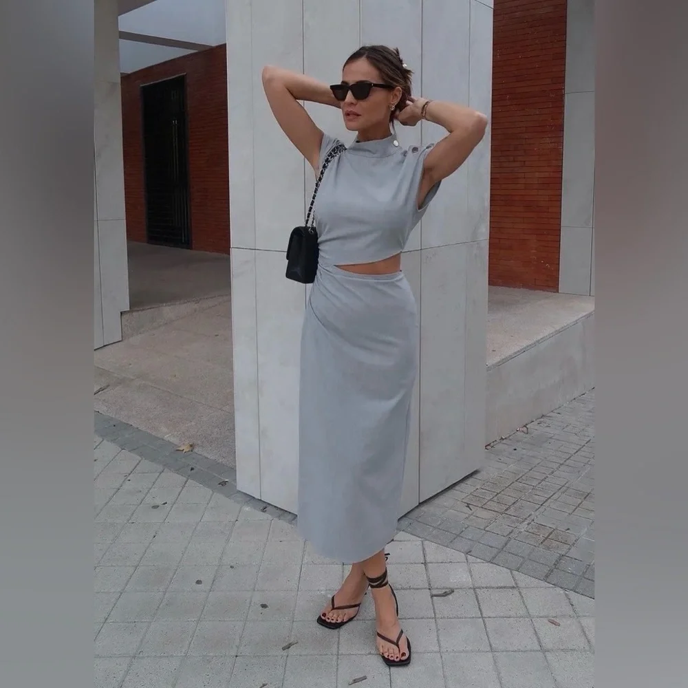 CUT OUT MIDI DRESS - Picture 7 of 8